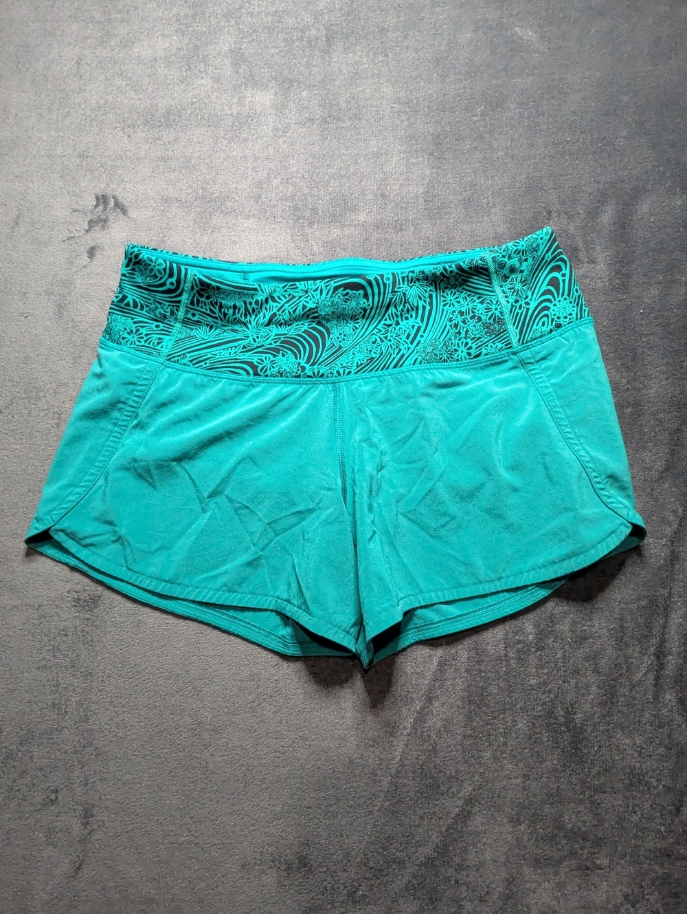 Lululemon Run Times Short II 4" Spirit Green size 4 #107